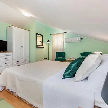 Apartamento Brigita 1 *