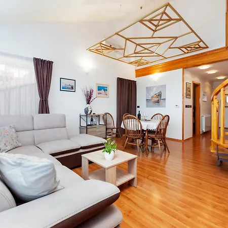 Brigita 1 Apartment