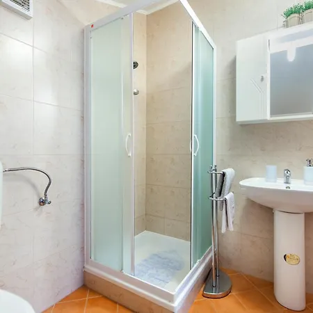 Apartment Brigita 1 *