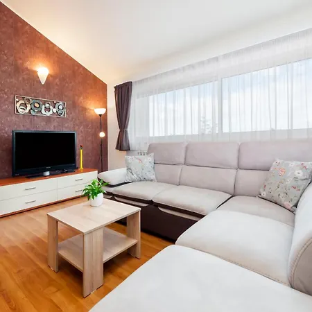 Apartment Brigita 1 *